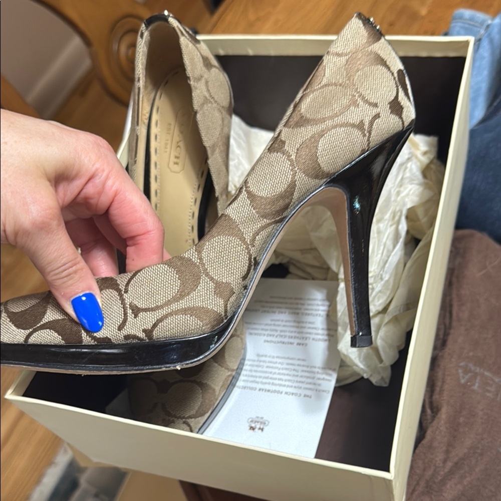 Coach Tan Heels with Signature Design - Picture 3 of 5